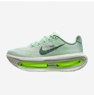 나이키 보메로 프리미엄 간신히 그린 볼트 HQ2050-300